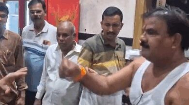 Maharashtra: Shiv Sena MLA Sanjay Gaikwad assaults canteen staff, blames it on ‘rotten food’