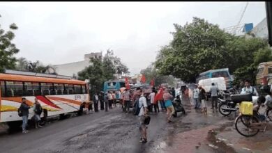 Bharat Bandh: Strikers resort to rail and road blockades in parts of Bengal