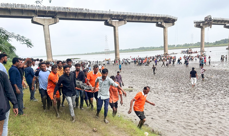 Survivors recall horror as Gambhira-Mujpur bridge collapses in Gujarat’s Vadodara Survivors recall horror as Gambhira-Mujpur bridge collapses in Gujarat’s Vadodara