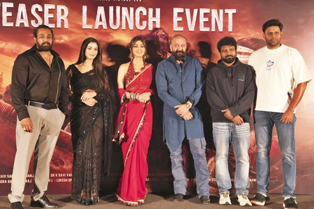 We love you all and we expect the same love back, says Sanjay Dutt We love you all and we expect the same love back, says Sanjay Dutt