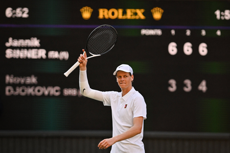 Wimbledon 2025: Sinner storms past injured Djokovic, to meet Alcaraz in final (Ld) Wimbledon 2025: Sinner storms past injured Djokovic, to meet Alcaraz in final (Ld)