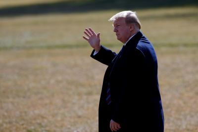 Trump visits Texas flooded area, dismissing criticism on alerts