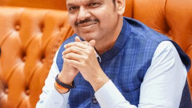 Maha CM offers Uddhav Thackeray to join MahaYuti govt