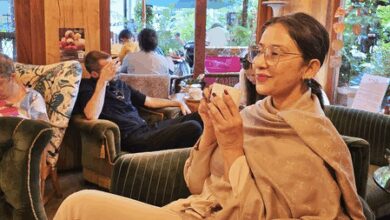 Manisha Koirala finds monsoon bliss in chai and a slice of cake