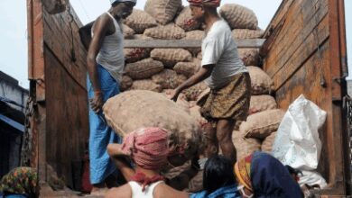 Food inflation for farm and rural labourers stays in negative zone during August