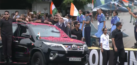 PM Modi receives rousing welcome in Gujarat’s Bhavnagar PM Modi receives rousing welcome in Gujarat’s Bhavnagar