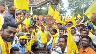 Kurmi agitators demanding tribal status block railway tracks at over 15 locations in Jharkhand