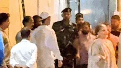 Hrithik Roshan, Rakesh Roshan extend support to the grieving Deol family after Dharmendra’s demise