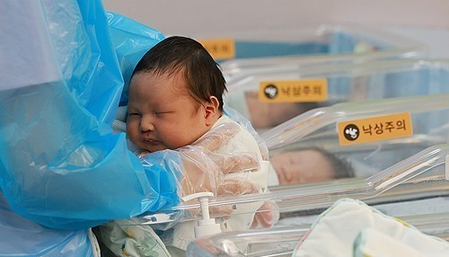 Childbirths rise in South Korea for 15th month in September: Report