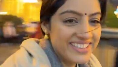 ‘Diya Aur Baati Hum’ fame Deepika Singh dances her heart out on the streets of Georgia