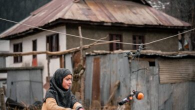 Kabir Khan encounters a little Smriti Mandhana fan in Kashmir, cricketer reacts