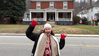 Ashley Judd visits ancestral home, shares the history of her town
