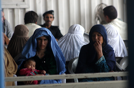 Over 5,400 Afghan refugees deported from Iran, Pakistan in single day