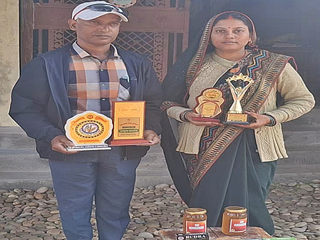 Bihar: Bagaha’s Suman Devi scripts success story of self-reliance, earns lakhs through beekeeping Bihar: Bagaha’s Suman Devi scripts success story of self-reliance, earns lakhs through beekeeping