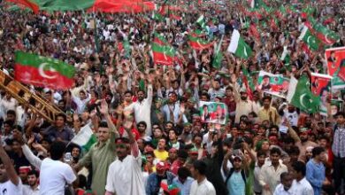 Rights body slams Pakistan govt for use of force against Imran Khan supporters