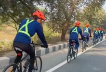 Maharashtra NCC cycling expedition team receives warm welcome at Gwalior varsity