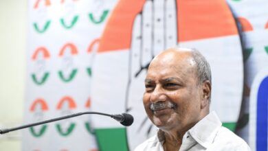 Sudhakaran crisis averted in Kerala as senior Cong leader Antony steps in