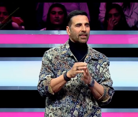 Akshay Kumar relives his ‘Hi Rupa, Naha Liya?’ meme from ‘Bhagam Bhag’ on the Wheel of Fortune Akshay Kumar relives his ‘Hi Rupa, Naha Liya?’ meme from ‘Bhagam Bhag’ on the Wheel of Fortune