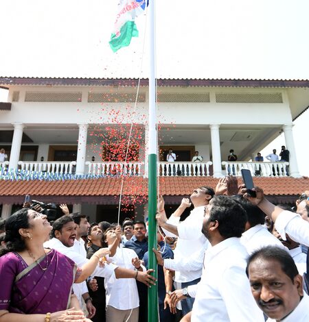 YSR Congress stands for value-based politics, says Jagan on party’s formation day