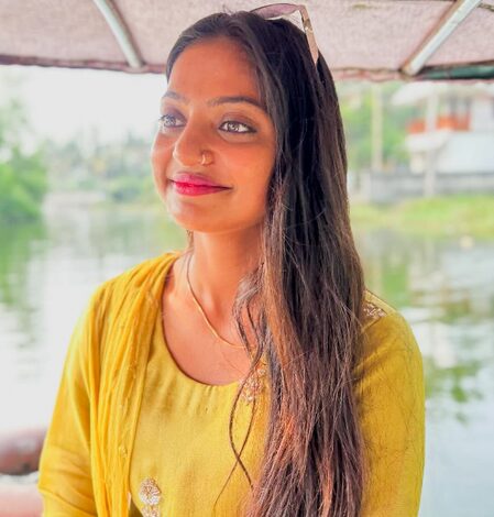 Kumbh Mela girl Monalisa, Muslim husband Farman Khan thank Kerala government for supporting their marriage