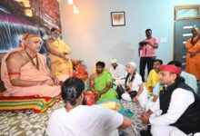 Akhilesh Yadav meets Shankaracharya in Lucknow; discusses cow welfare