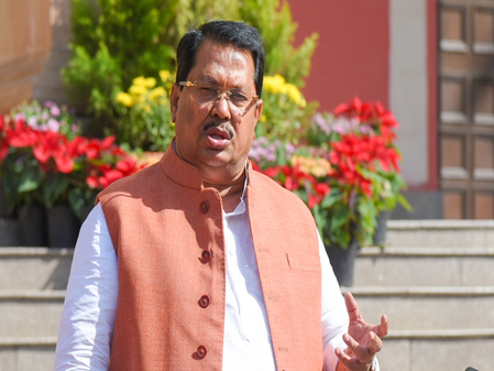 Govt must clarify terms of farm loan waiver scheme: Vijay Wadettiwar