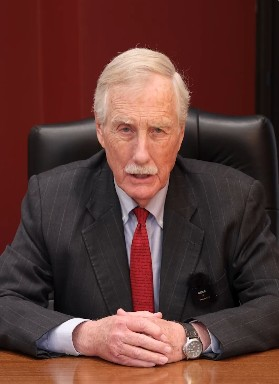 Russia gains  billion from Iran war, says US Senator