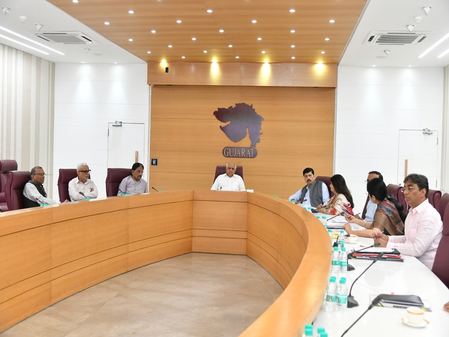 Gujarat CM approves instant PNG connections for restaurants, hotels and others