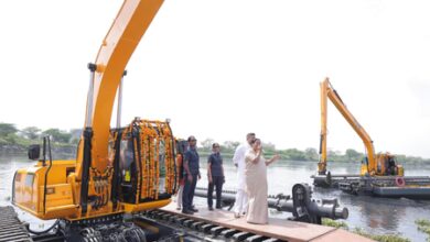 Amphibious machines to clean drains: Delhi CM