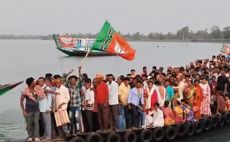 West Bengal: BJP supporters travel by boats from Sundarbans for PM Modi’s Brigade ground rally