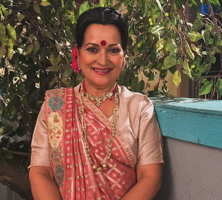 Himani Shivpuri recalls SRK worked as junior artist in film where she was the heroine, 38 years ago