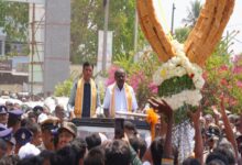 Mandaviya, Kumaraswamy lay foundation for Khelo India indoor stadium in K’taka’s Mandya