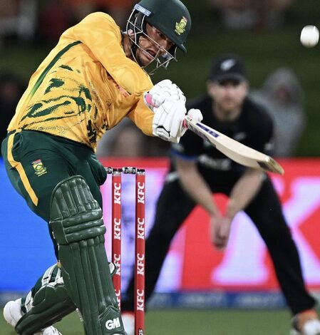 Bowlers grab spotlight as SA beat NZ by seven wickets in low-scoring 1st T20I