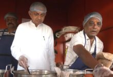 Gujarat minister visits ‘Shramik Annapurna Yojana’ centre, serves food on his birthday