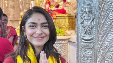 Mrunal Thakur seeks Bappa’s blessings during her visit to Pune