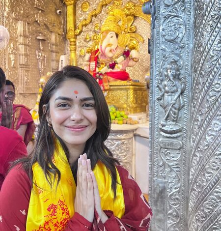 Mrunal Thakur seeks Bappa’s blessings during her visit to Pune