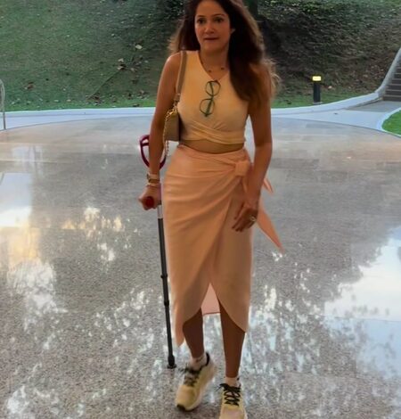 Vidya Malavade tears a muscle in her calf after a stage performance in Singapore