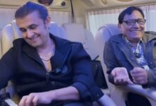 Sonu Nigam enjoys a fun jamming session with his father in the car
