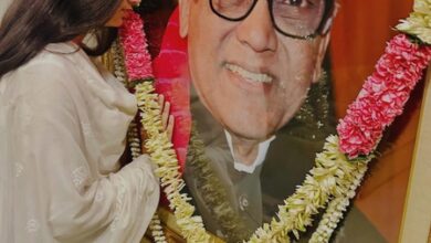 Aishwarya Rai Bachchan shares emotional pic of Aaradhya paying tribute to late father on death anniversary