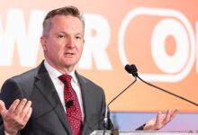 Australian govt strikes deal to continue subsidising only domestic oil refineries