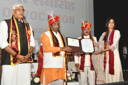 Raj Guv calls for adoption of ‘Jai Jawan, Jai Kisan, Jai Vigyan aur Jai Anusandhan’ mantra Raj Guv calls for adoption of ‘Jai Jawan, Jai Kisan, Jai Vigyan aur Jai Anusandhan’ mantra