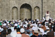 Thousands join peaceful Eid prayers in J&K