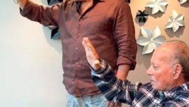 Salman Khan brings Salim Khan out to greet fans on Eid, days after his discharge from the hospital