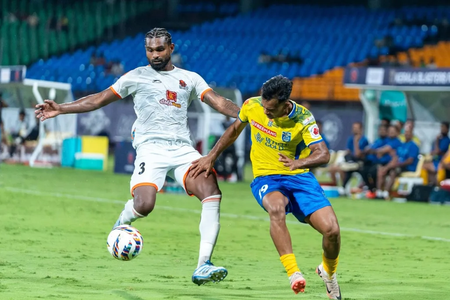 ISL 2025-26: Three first-half goals help Punjab FC breeze past Kerala Blasters ISL 2025-26: Three first-half goals help Punjab FC breeze past Kerala Blasters