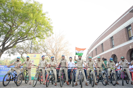 Forest Guards lead ‘Guardians of Nature’ Fit India Sundays on Cycle event in Delhi Forest Guards lead ‘Guardians of Nature’ Fit India Sundays on Cycle event in Delhi