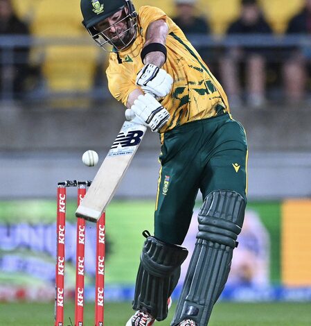 4th T20I: Esterhuizen shines as SA beat NZ by 19 runs to level the series 2-2
