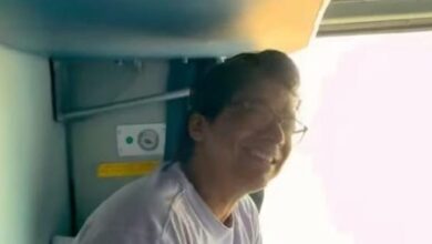 Shaan’s train journey turned musical with a beautiful rendition of ‘Dil Leke Darde Dil De Gaye’