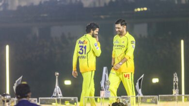 ‘Deep down, he knows what the right answers are’: Hussey on Dhoni’s unmatched cricketing instinct