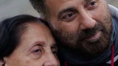 Sunny Deol shares a rare photo with ‘Maa’ Prakash Kaur