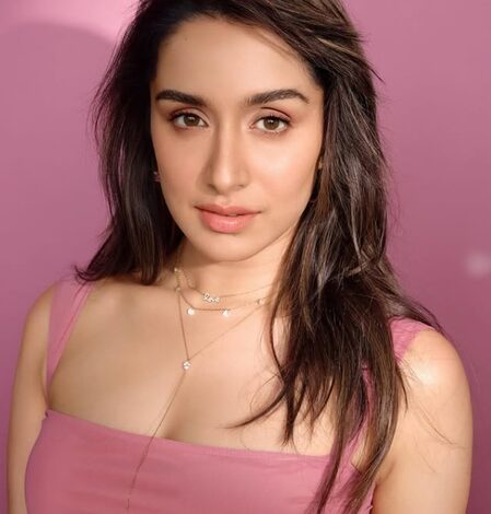 Shraddha Kapoor cheers on ‘maasi’ Padmini Kolhapure, celebrates her singing